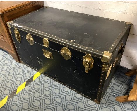LARGE BLUE TRUNK
