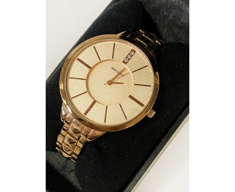 SEKONDA LADIES WATCH IN ORIGINAL BOX - WORKING WITH BOXED STRATTON COMPACT BOXED