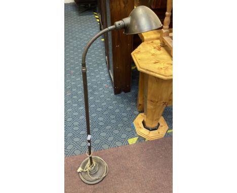 RETRO STANDARD LAMP