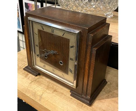 ART DECO OAK CASED STRIKING MANTEL CLOCK (WITH KEY &amp; PENDULUM) 23CMS (H) APPROX