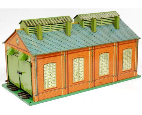 Hornby 1935-41 No. E2E engine shed - green base, yellow ridge tiles, inside of doors plain, all door catches and gutter ends 