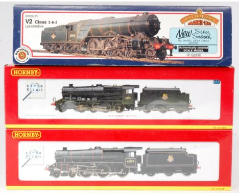 Hornby and Bachmann 00 Gauge Locomotive Group, 3 boxed examples, to include Bachmann 31-551 V2 60800 "Green Arrow" in BR Blac