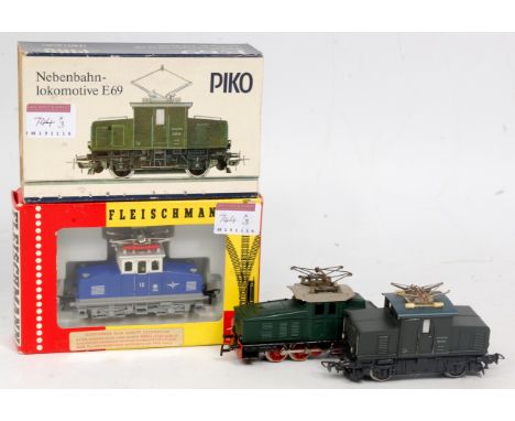 Fleischmann HO 4305 steeple cab electric loco blue/white ELB livery (VG-BG), Piko DR Class E69 steeple cab electric loco dark