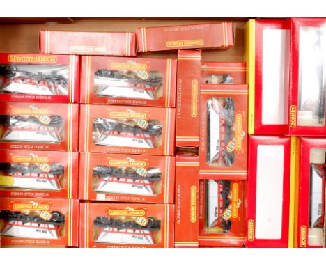 33 boxed Hornby R249 HAA MGR hopper wagons (G-NM,BG-NM)