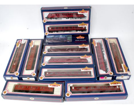 Bachmann 00 Gauge Locomotive and Coach Group, to include 31-854 J39 No.64960 BR Black, weathered (VGNM-BVG), sold with 9 vari