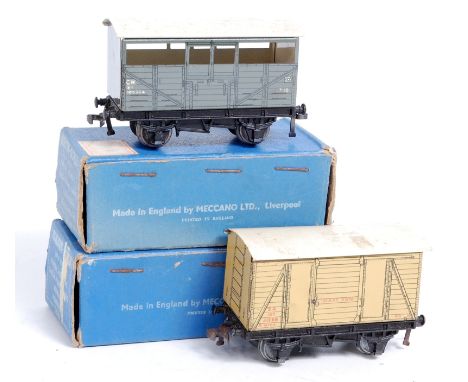 A Hornby Dublo D1 SR meat van sold with D1 GW cattle wagon, both roofs would benefit from cleaning (G-BG)