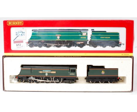 A Hornby R2219 SR West Country Class 4-6-2 No. 21C123 'Blackmoor Vale' in SR green (M,BNM), and R646 limited edition Battle o