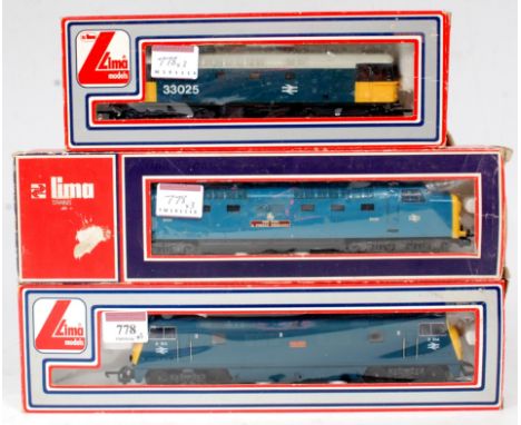 A Lima Class 42 Warship diesel No. D814 'Dragon' in BR blue (G,BG) and a Class 55 Deltic diesel No. 9006 'The Fife and Forfar