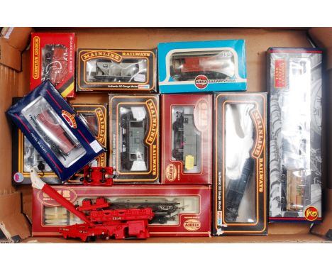 Tray and box containing quantity of various scenic items by Ratio, Wills, Langley, Springside, Busch, etc, mint and some pack