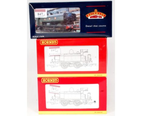 A Hornby R2665 ex GWR Holden 0-4-0T in BR green No. 328, R2304 GWR Holden 0-4-0T No. 101 in GWR green, and a Bachmann ex GWR 