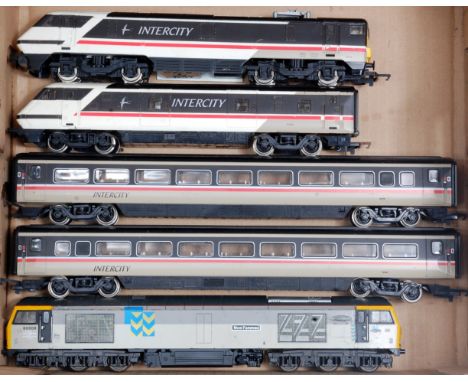 A Hornby R269 BR Class 91 IC225 set, locomotive No. 91014, DVT No. 82205, and 2 intermediate coaches (G), and Lima Class 60 d