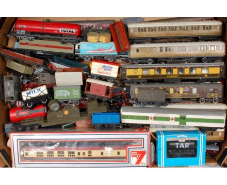 Tray of mixed make rolling stock by Lima Triang and others (F-G), a delve