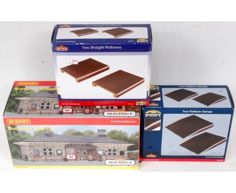 Hornby Skaledale R9778 Butterley Station sold with Bachmann Scenecraft 44-153 two straight platforms and 44-0008 two platform
