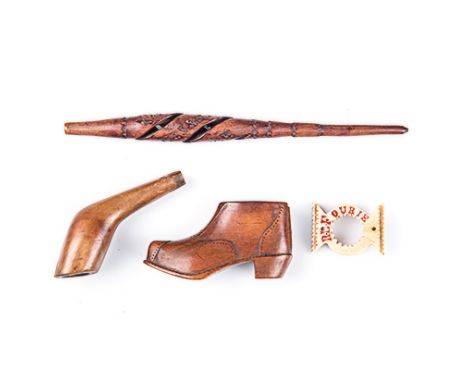 de Lang, W. A. INTRICATELY CARVED AND ENGRAVED ST HELENA PEN HOLDER St Helena: 1901 Polished wood in very fine condition. And
