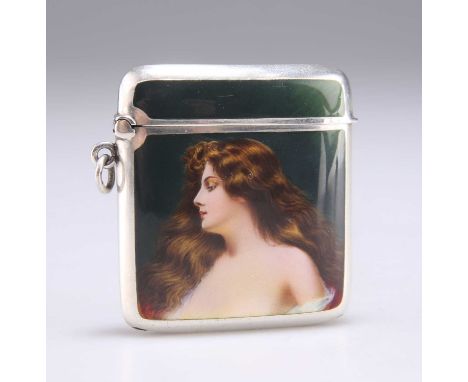 AN EARLY 20TH CENTURY SILVER AND ENAMEL VESTA CASE import marks, Robert Friederich, London 1905, of curved oblong form and en