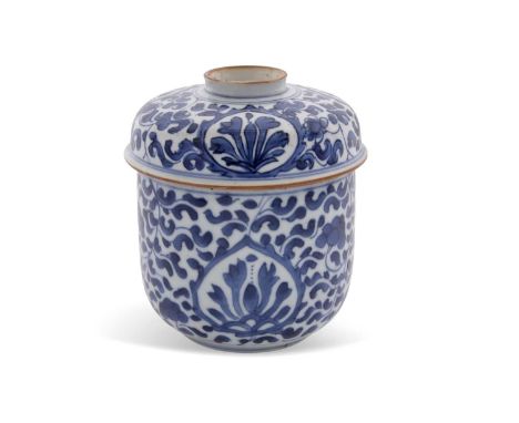 A Chinese porcelain jar and cover Qing Dynasty possibly Kangxi period decorated in underglaze blue with floral design (hairli