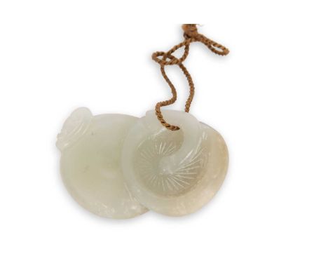 A jade carving of mushrooms, 5cm diameter