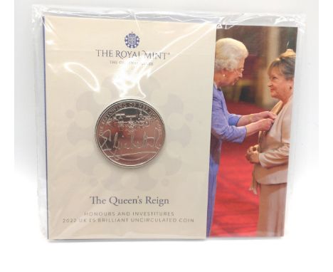 £5 coin. Queen Reign Honours &amp; Investitures 2002. 