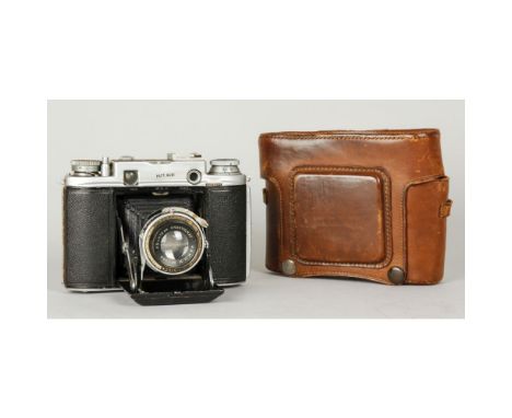 Houghton-Butcher Commando Camera, military model engraved 'Patt. 8691' also '1414 W.D.?1945' with a H.B.M Co 76mm F3.5 lens, 