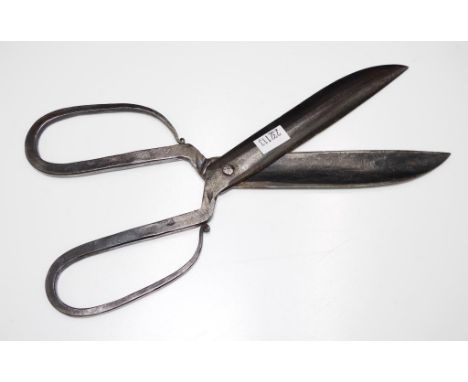Vintage pair tailor's scissors (length 25cm approx).