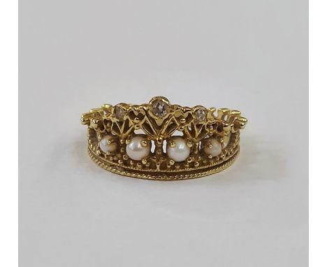 18ct gold, diamond and pearl 'Princess Diana' tiara ring by Stuart Devlin from Franklin Mint, with certificate, set with four