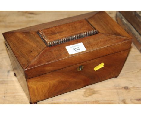 AN ANTIQUE MAHOGANY TEA CADDY H-13.5CM W-25CM D-13.5CM 