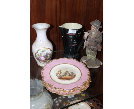 A COLLECTION OF CERAMICS TO INCLUDE A HAND PAINTED FIGURAL PATTERN VASE WITH CROSSED SWORDS BACKSTAMP, THREE HAND PAINTED CAB