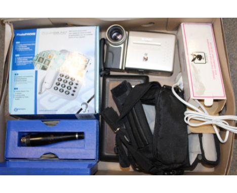 TWO TRAYS OF ASSORTED VINTAGE AND MODERN CAMERAS AND ELECTRICALS TO INCLUDE AN EARLY POLAROID ETC. 