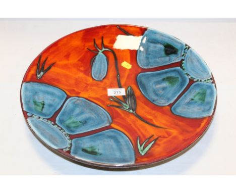 A LARGE POOLE POTTERY CHARGER / SHALLOW BOWL DIA - 40CM