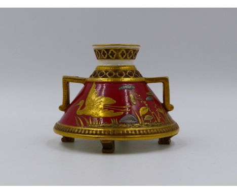 A WORCESTER TWO HANDLED VASE DECORATED WITH CHINOISERIE SCENE OF A FLYING CRANE.    7cms. HIGH.