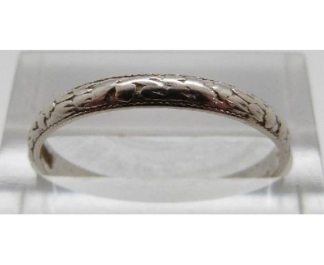 A platinum wedding band, size R, 3g 