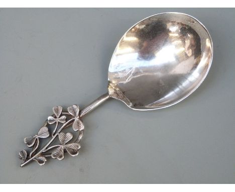 A Victorian hallmarked silver caddy spoon with clover leaf handle, Birmingham 1894 maker M. Ld. length 9.5cm, weight 17g
