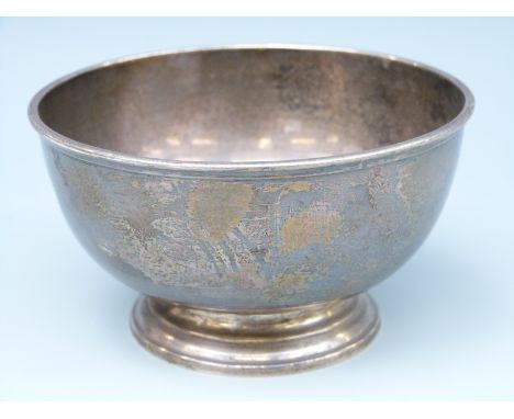 A George III hallmarked silver pedestal bowl, London 1801, maker I.B, height 60cm, diameter 11cm, weight 171g 