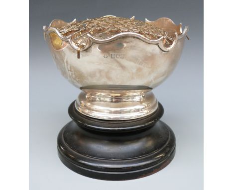 A late 19thC / early 20thC hallmarked silver pedestal rose bowl, marks rubbed but London c1900, diameter 16cm, weight 322g, w