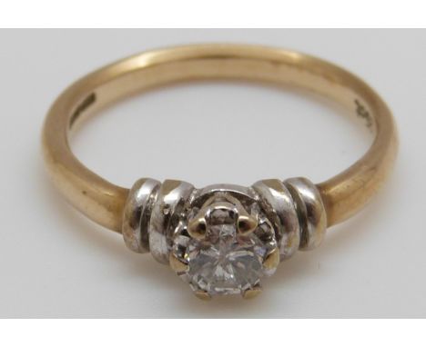 A 9ct gold ring set with a round cut diamond of approximately 0.25ct (size O)