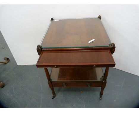 Reproduction two-tier lamp table. 