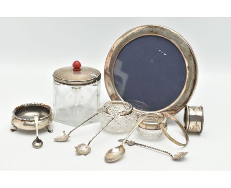 A PARCEL OF SILVER AND SILVER PLATE, comprising an Edwardian silver cauldron salt, maker William Aitken, Birmingham 1903, an 