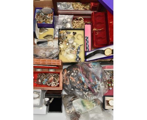 A BOX OF ASSORTED SILVER AND WHITE METAL JEWELLERY, COSTUME JEWELLERY AND WATCHES, to include a silver Blue John fluorite ova