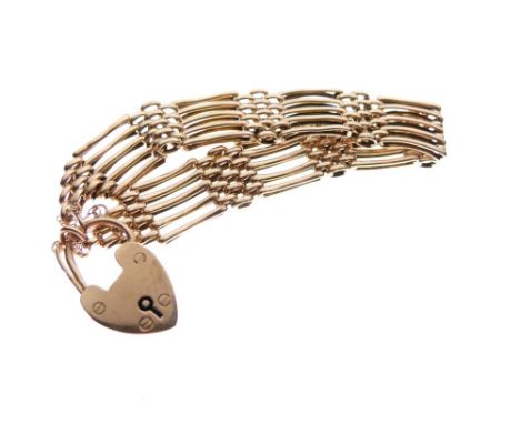 Gate link bracelet stamped 9c, with a heart shaped clasp stamped 9ct, 17.2g gross approx  