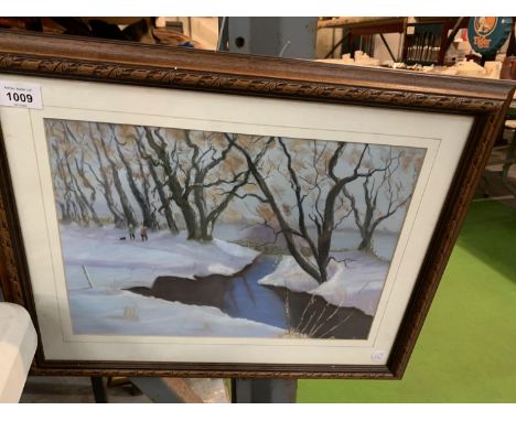 A FRAMED AND SIGNED PRINT OF A WINTER WOODLAND SCENE 