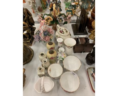 AN ASSORTMENT OF CERAMIC WARE TO INCLUDE A ROYAL ADDERLEY SUGAR BOWL AND TO FLORAL DISPLAYS ETC 