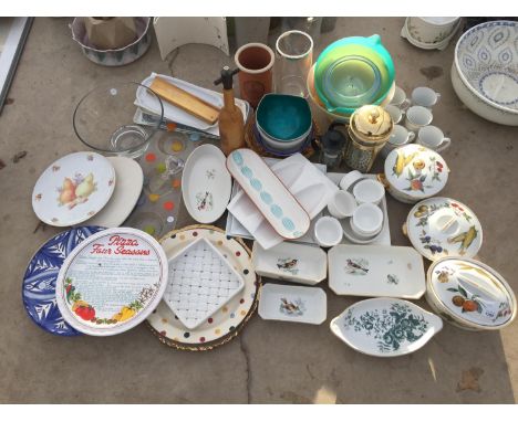 A LARGE QUANTITY OF CERAMIC KITCHEN WARE TO INCLUDE TUREENS AND BOWLS ETC 