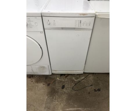 A CURRYS ESSENTIALS SLIM DISHWASHER, LIGHT CLEAN REQUIRED. BELIEVED IN WORKING ORDER BUT NO WARRANTY 