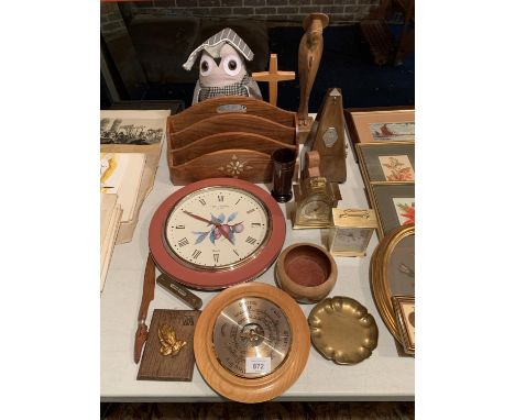 A VARIETY OF WOODEN AND METAL ITEMS TO INCLUDE A SWIZA CARRIAGE CLOCK AND A MAELZEL PAQUET 1946 METRONOME ETC 