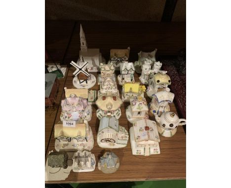 A LARGE COLLECTION OF CERAMIC COALPORT HOUSE FIGURES 
