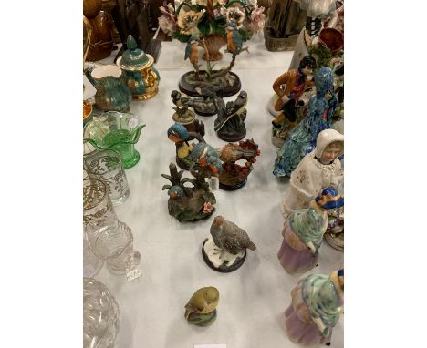 AN ASSORTMENT OF CERAMIC BIRD FIGURES 