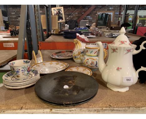 AN ASSORTMENT OF CERAMIC WARE TO INCLUDE A RICHMOND TEAPOT AND TWO HAND PAINTED JUGS ETC 