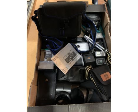 AN ASSORTMENT OF CAMERA EQUIPMENT TO INCLUDE  A QUANTITY OF FLASH ATTACHMENTS 
