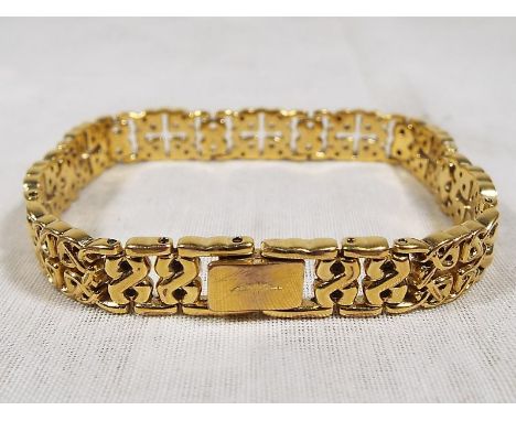 A lady's Rotary yellow metal bracelet, approximate weight 22 grams