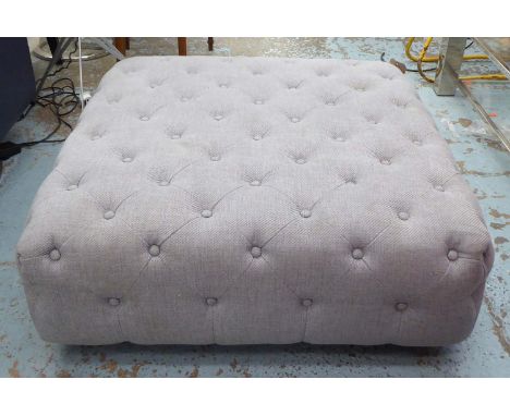 POUFFE, in buttoned grey fabric, on turned support, 98cm x 95cm x 38cm.
